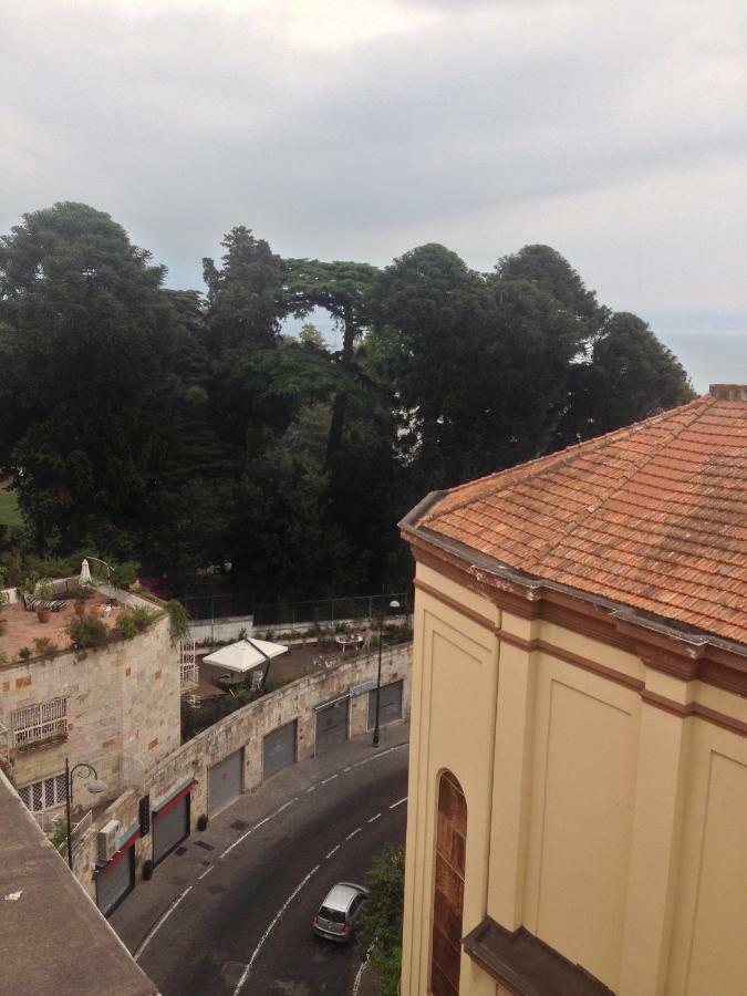 B & B Luca Giordano N6 ナポリ エクステリア 写真